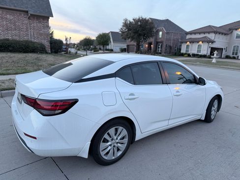 Used 2022 Nissan Sentra S image 6