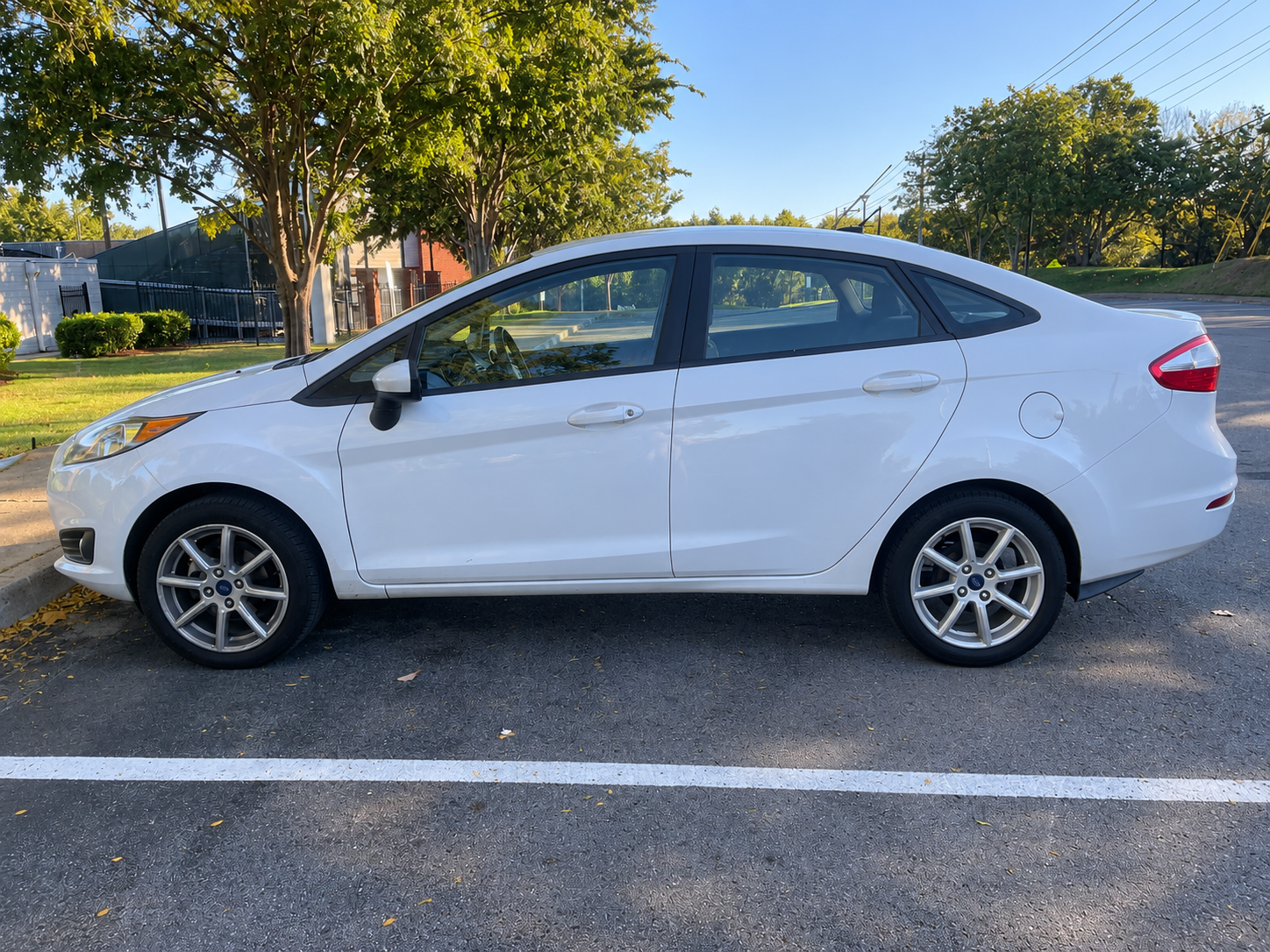Used 2019 Ford Fiesta SE w/ Equipment Group 201A FWD image 1