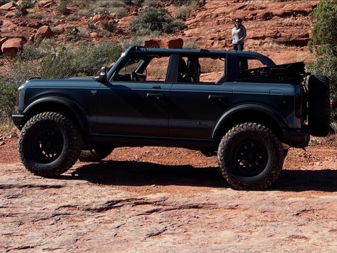 Used 2021 Ford Bronco Badlands image 8