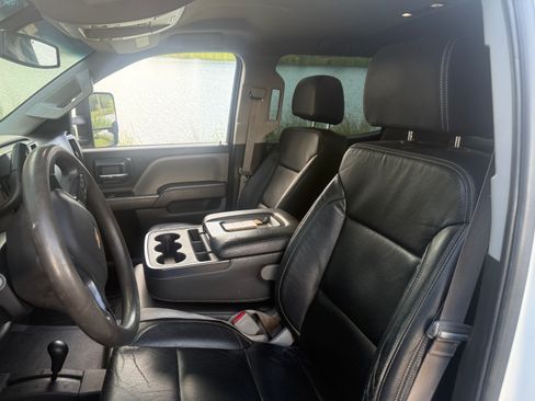 Used 2016 Chevrolet Silverado 2500 W/T w/ WT Convenience Package AWD/4WD image 4