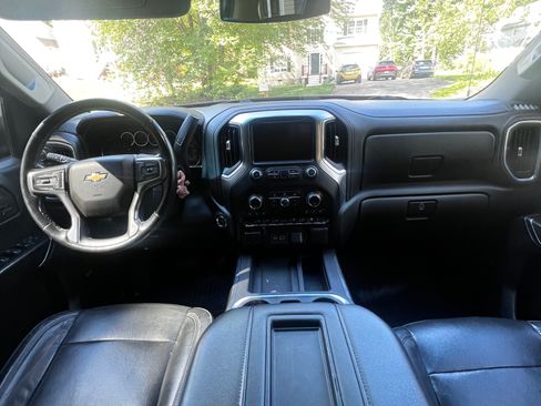 Used 2020 Chevrolet Silverado 1500 LTZ w/ LTZ Plus Package AWD/4WD image 12