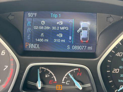 Used 2014 Ford Focus SE w/ SE Winter Package FWD image 17
