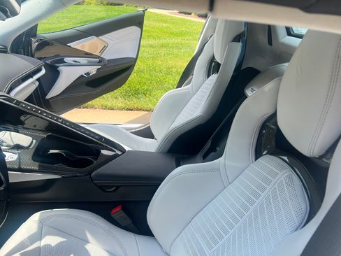 Used 2023 Chevrolet Corvette Z06 RWD image 4