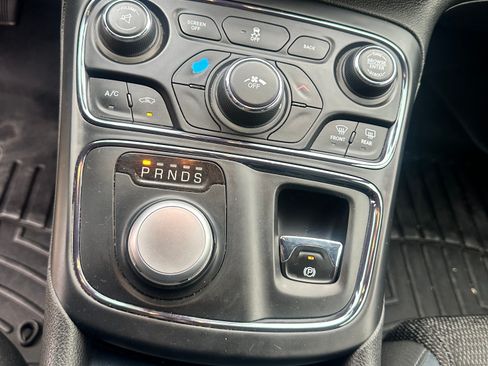 Used 2016 Chrysler 200 S w/ Navigation & Sound Group I image 26