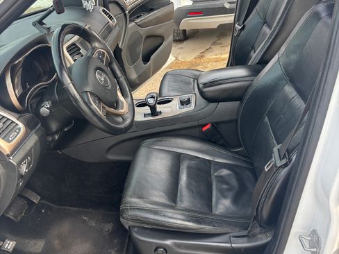 Used 2014 Jeep Grand Cherokee Limited w/ Trailer Tow Group IV image 6