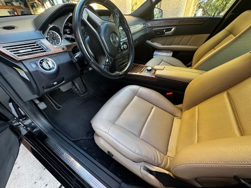 Used 2013 Mercedes-Benz E 350 Sedan image 16