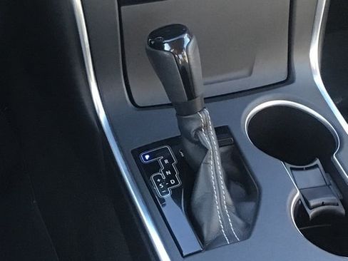 Used 2017 Toyota Camry SE image 9