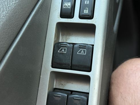 Used 2012 Nissan Pathfinder Silver RWD image 20
