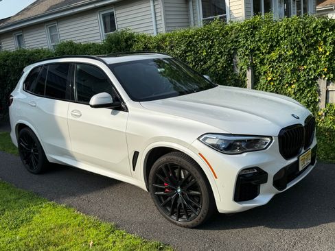 Used 2021 BMW X5 M50i w/ Executive Package image 9