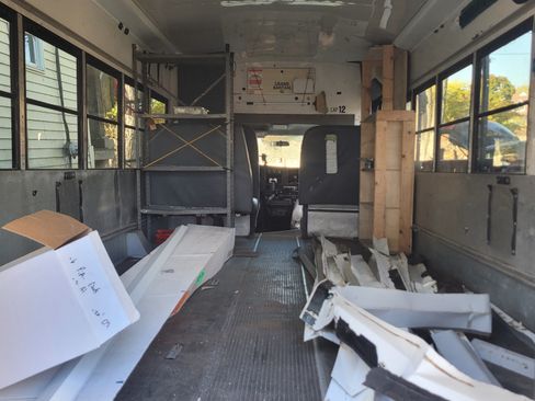 Used 2009 Chevrolet Express 3500 image 15