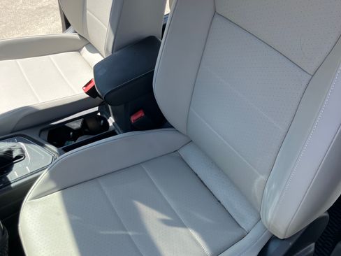 Used 2021 Volkswagen Tiguan SE R-Line image 16