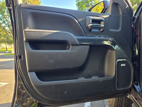 Used 2018 Chevrolet Silverado 1500 LTZ Z71 w/ LTZ Plus Package AWD/4WD image 6