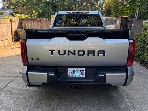 Used 2024 Toyota Tundra Platinum image 5