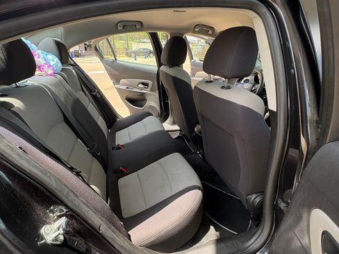 Used 2016 Chevrolet Cruze LS FWD image 18