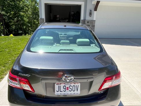 Used 2011 Toyota Camry LE w/ LE Extra-Value Pkg FWD image 12