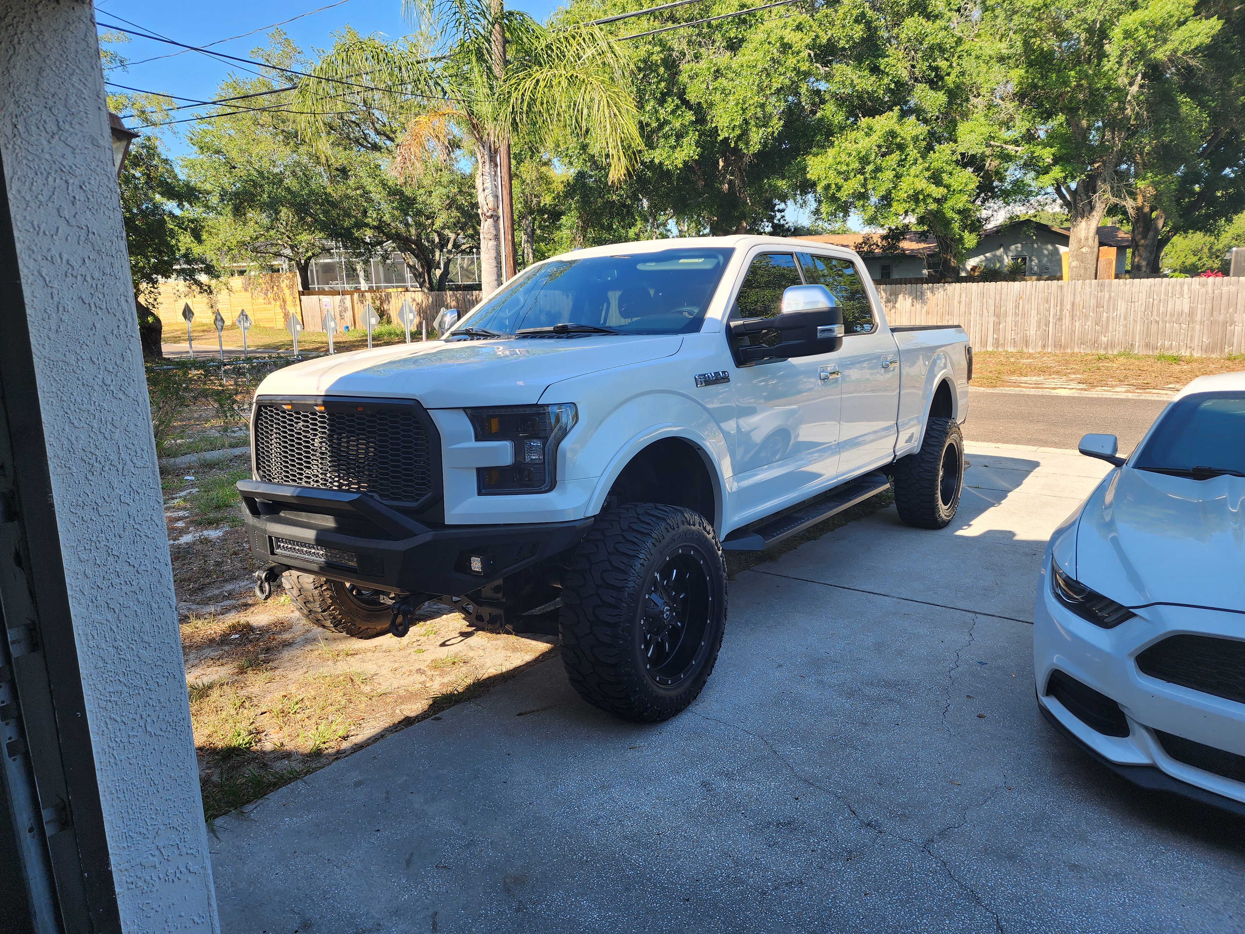 Used 2015 Ford F150 Lariat w/ Equipment Group 501A Mid AWD/4WD image 18