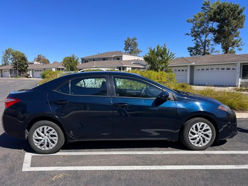 Used 2018 Toyota Corolla LE image 12