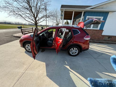 Used 2016 Nissan Rogue SV image 15