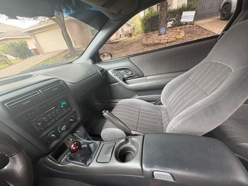 Used 1998 Chevrolet Camaro Z28 w/ SS Performance/Appearance Pkg RWD image 13
