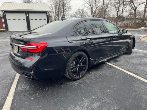 Used 2019 BMW 740i xDrive w/ Executive Package image 13