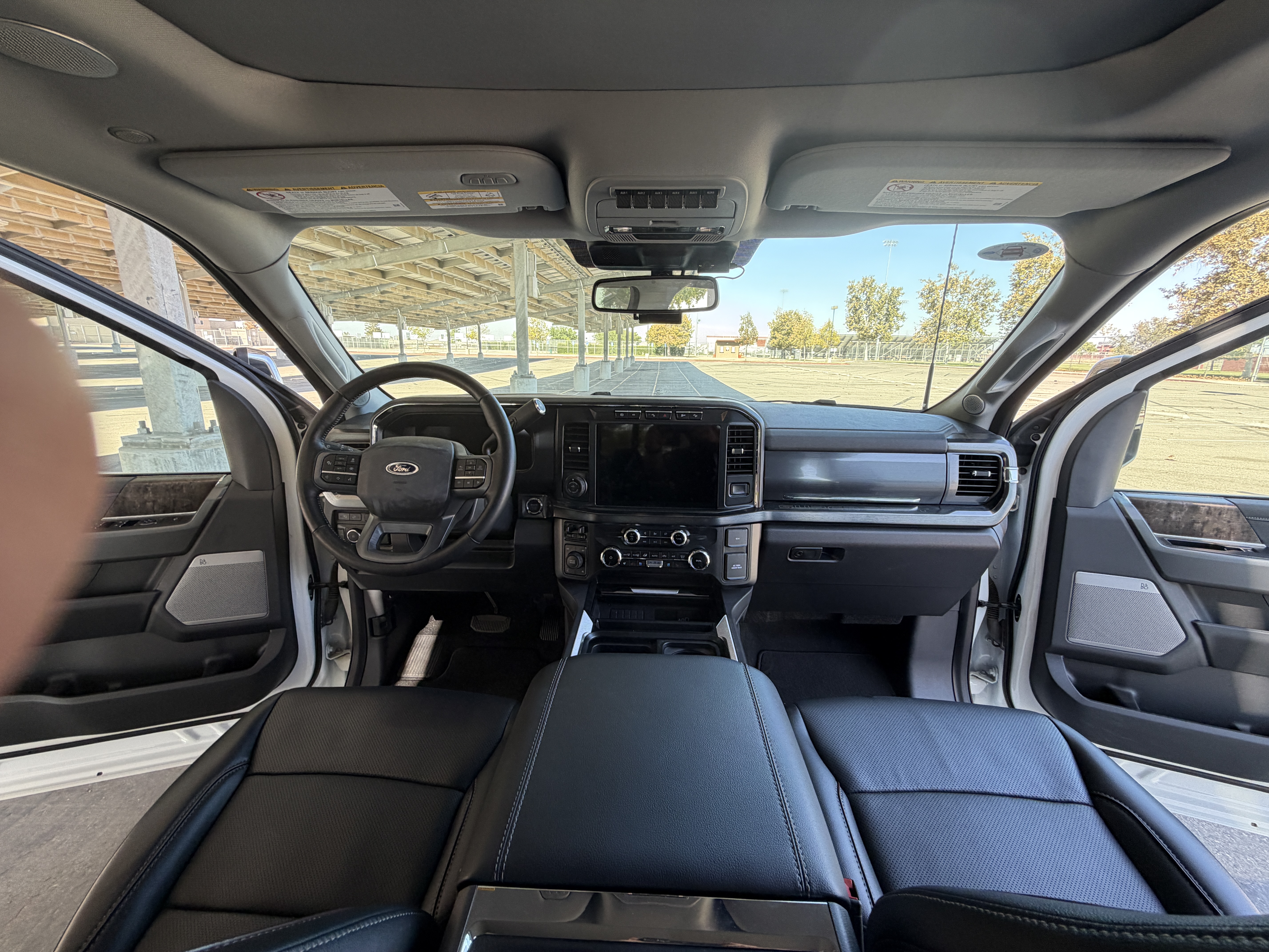 Used 2024 Ford F350 Lariat w/ Lariat Ultimate Package AWD/4WD image 17
