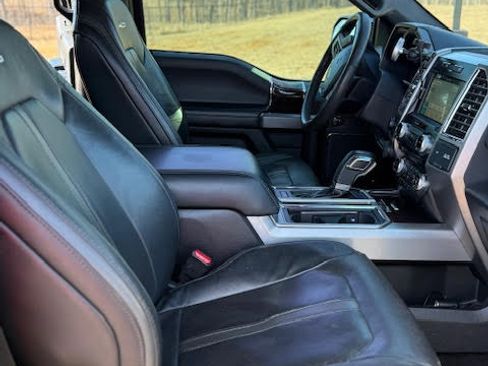 Used 2016 Ford F150 Platinum w/ Equipment Group 701A Luxury image 9