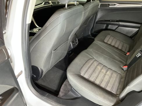 Used 2017 Ford Fusion SE FWD image 13