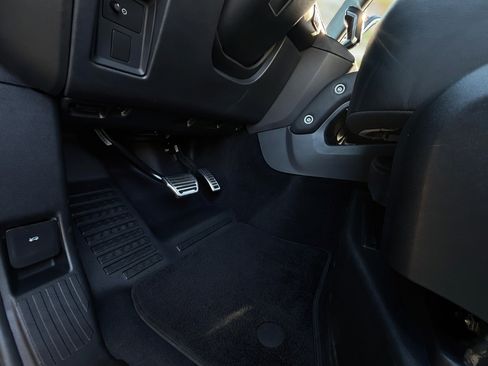 Used 2022 Land Rover Defender 90 image 22