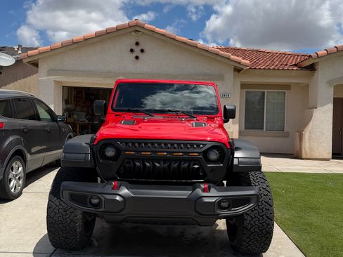 Used 2021 Jeep Wrangler Unlimited Rubicon w/ Safety Group AWD/4WD image 4
