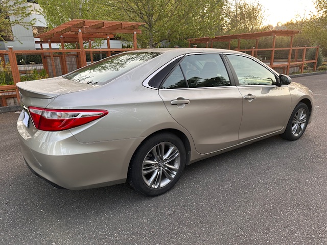 Used 2017 Toyota Camry SE FWD image 5