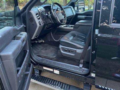 Used 2011 Ford F450 Lariat w/ Lariat Ultimate Pkg image 6