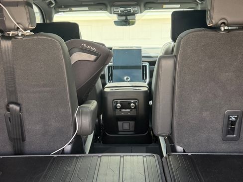 Used 2026 GMC Yukon Elevation w/ Elevation Premium Package RWD image 15