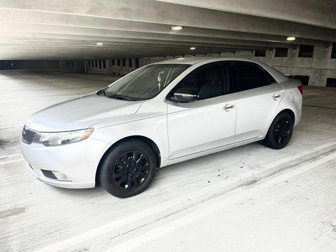 Used 2012 Kia Forte EX FWD image 1