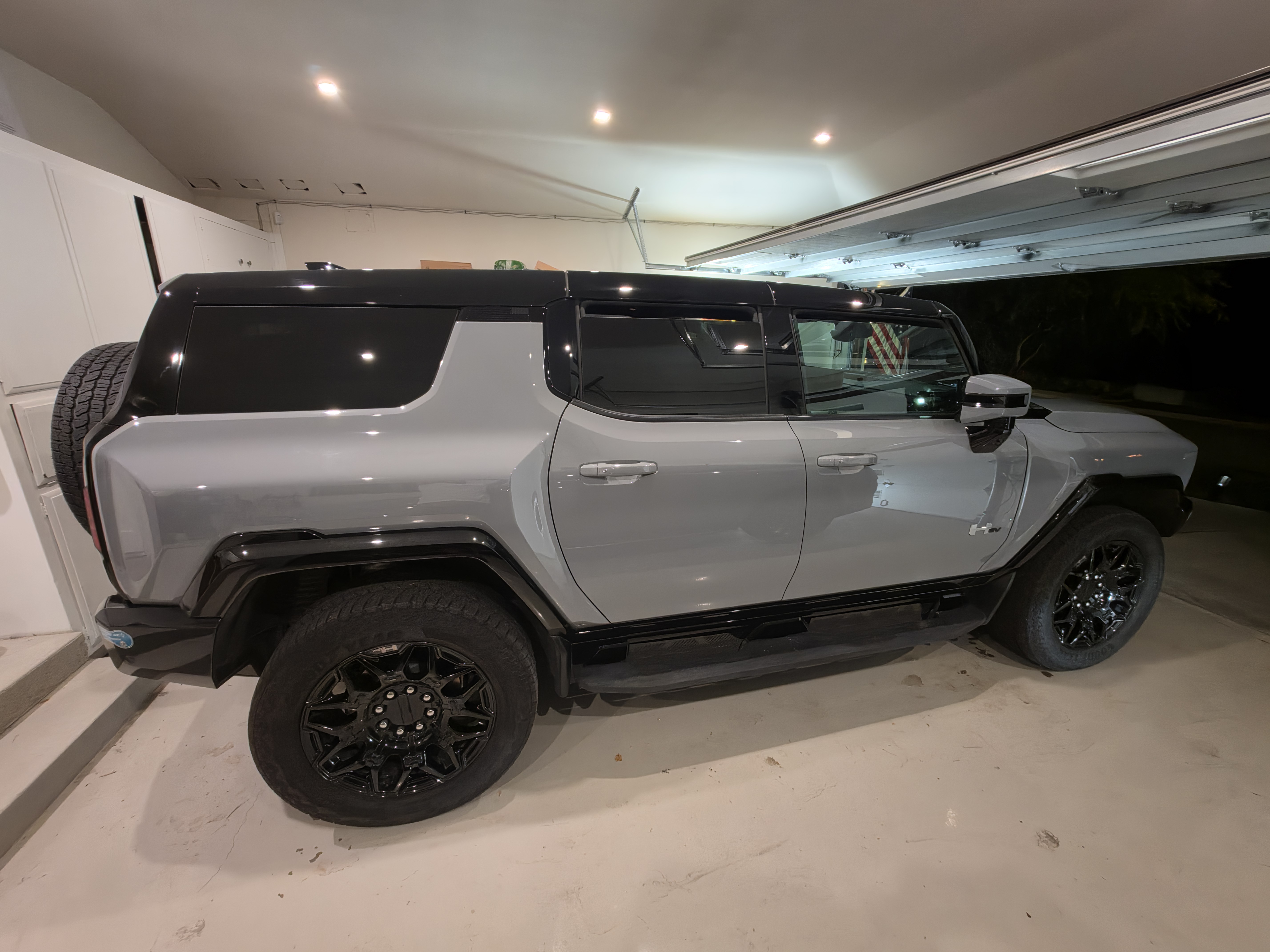 Used 2025 GMC Hummer EV 2X AWD/4WD image 1