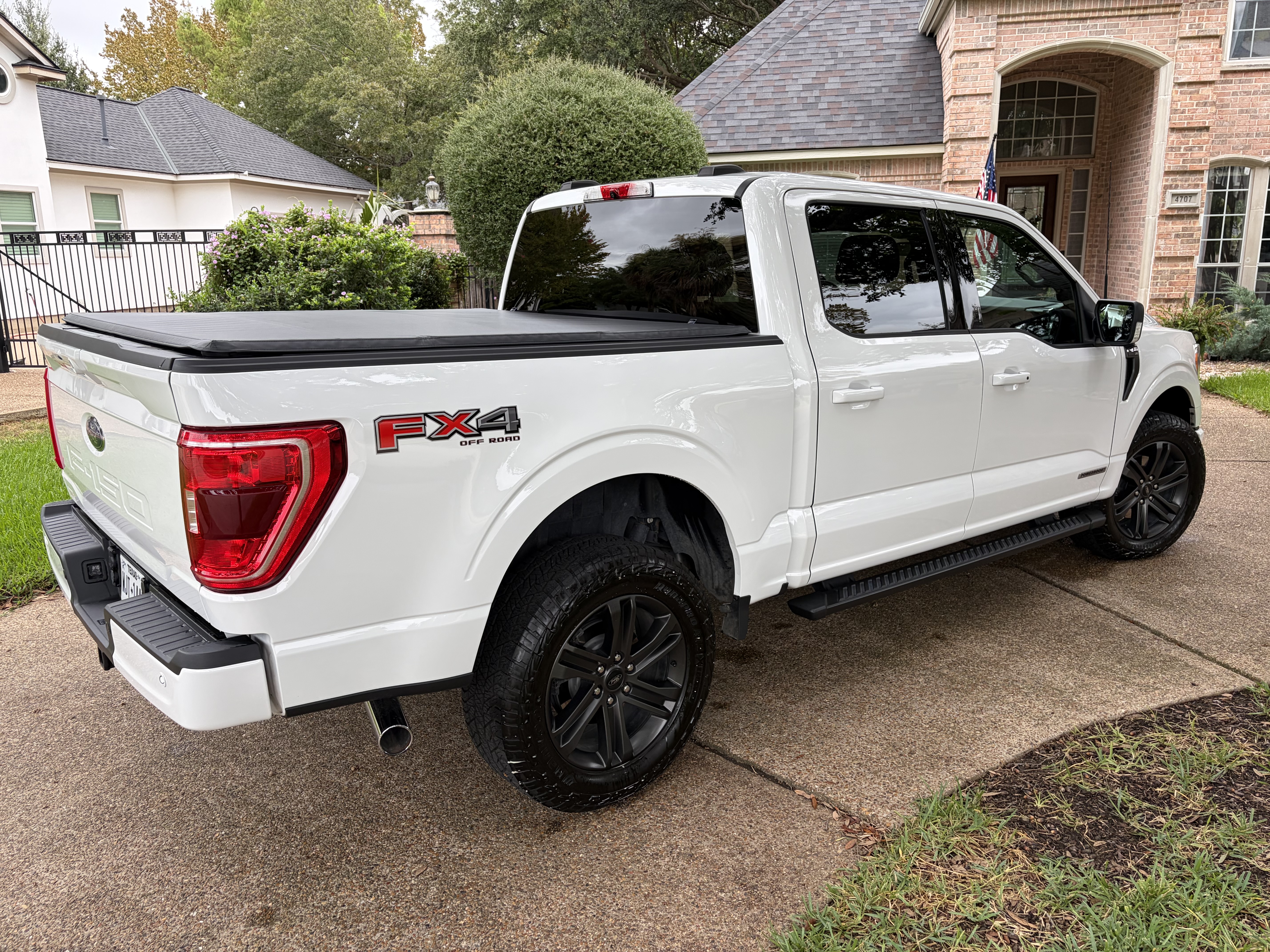Used 2021 Ford F150 XLT w/ Equipment Group 302A High AWD/4WD image 4
