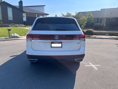 Used 2025 Volkswagen Atlas SE AWD/4WD image 6