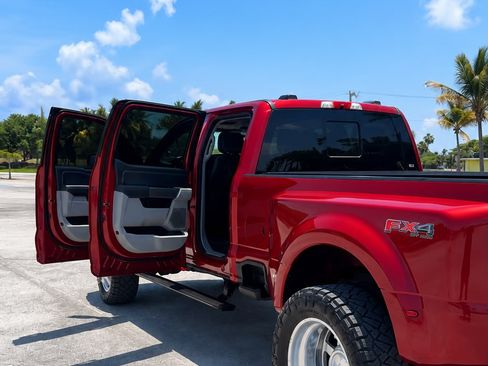 Used 2024 Ford F450 Limited w/ FX4 Off-Road Package AWD/4WD image 8