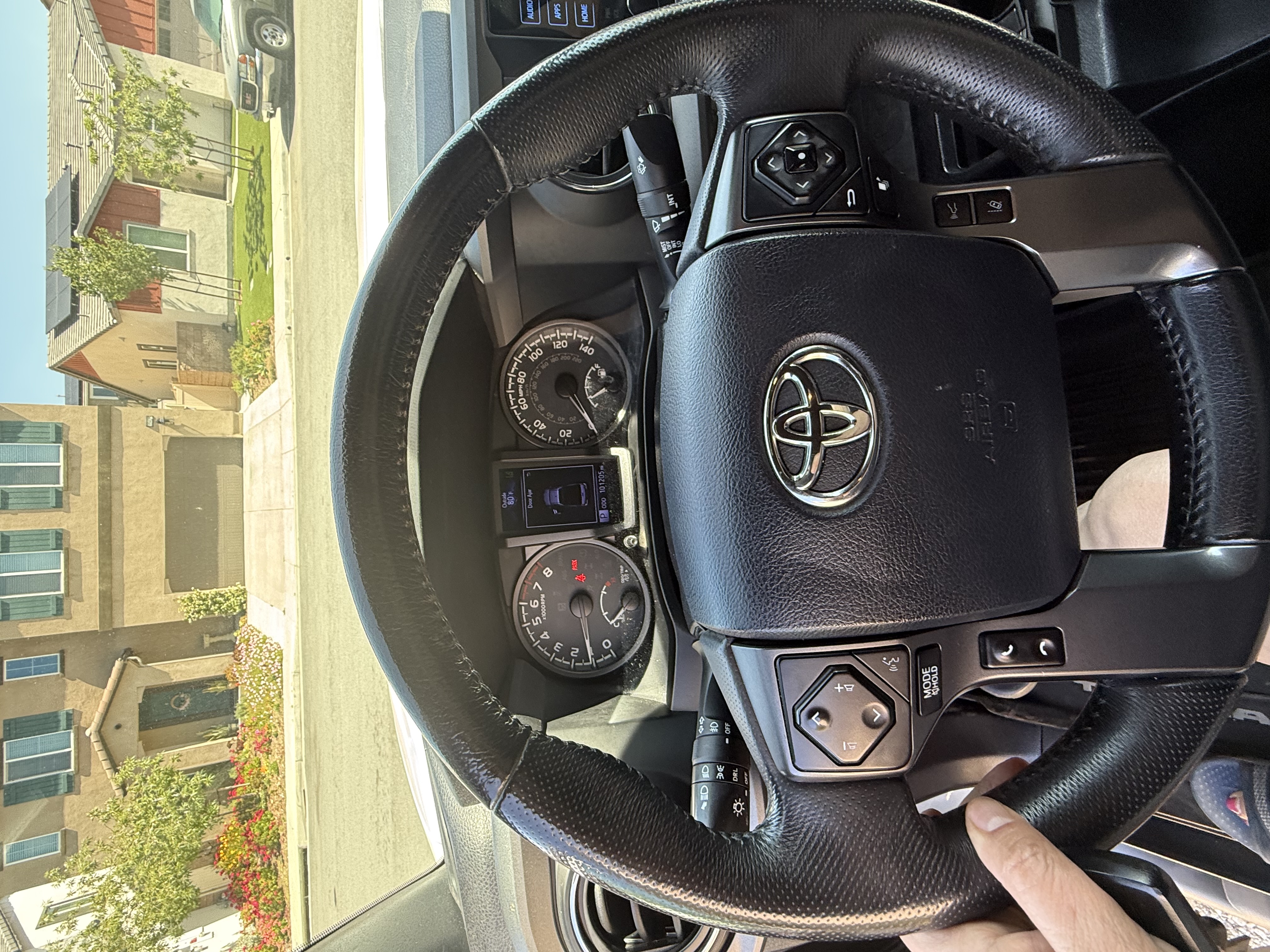 Used 2019 Toyota Tacoma TRD Off-Road w/ Technology Package AWD/4WD image 4