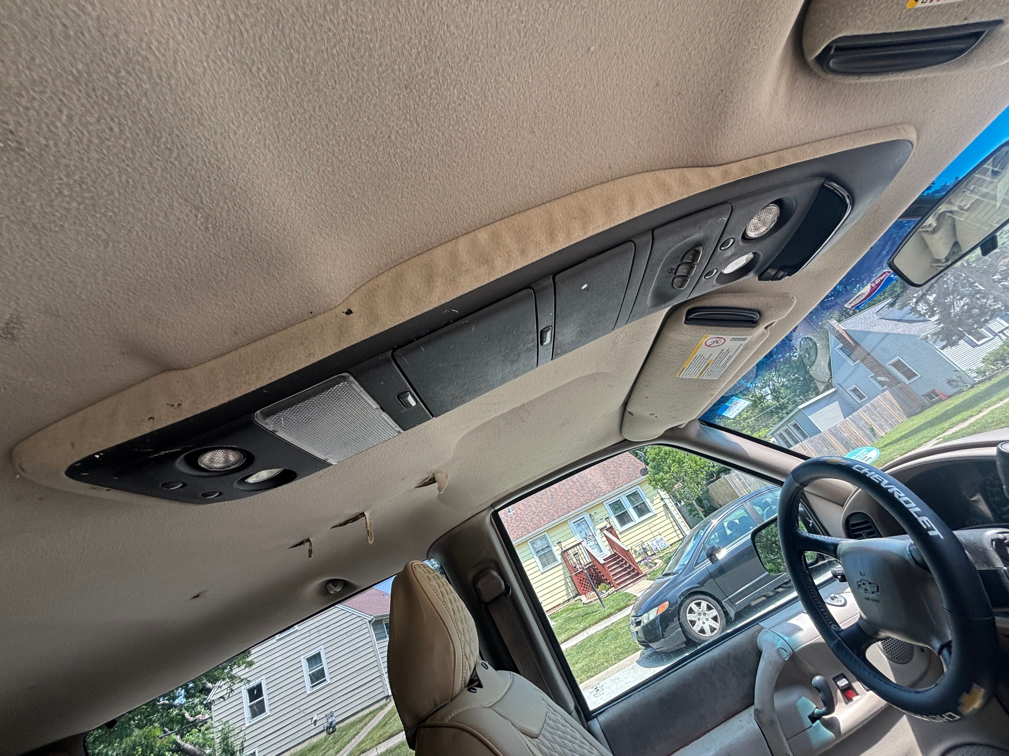 Used 2003 Chevrolet Astro Passenger AWD w/ LT Preferred Equipment Group image 9