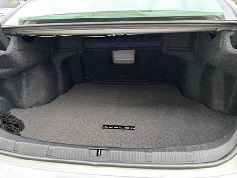 Used 2014 Toyota Avalon Limited image 25