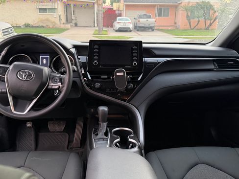 Used 2022 Toyota Camry LE image 12