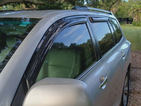 Used 2012 Toyota Highlander Limited w/ Tow Pkg FWD image 14