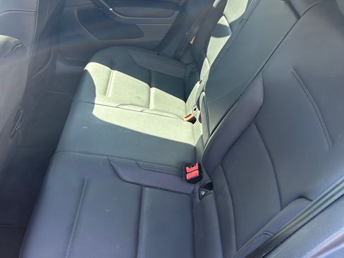 Used 2019 Volkswagen e-Golf SEL Premium image 17