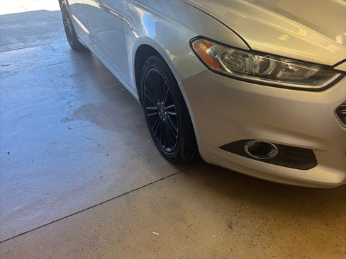 Used 2016 Ford Fusion SE w/ Equipment Group 202A image 2