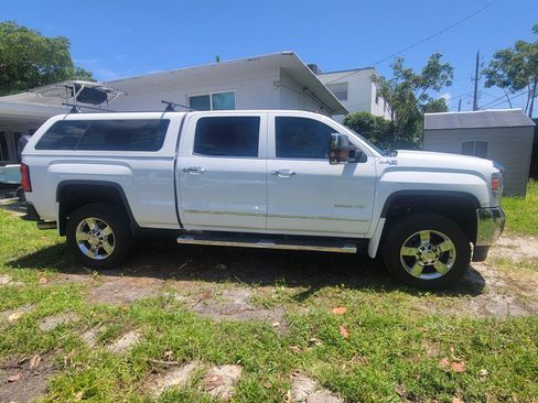 Used 2015 GMC Sierra 2500 SLT w/ Suspension Package, Off-Road image 15
