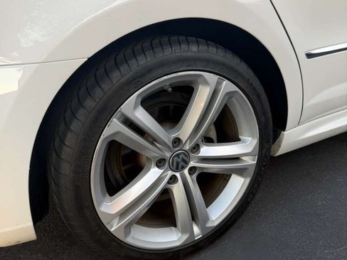 Used 2015 Volkswagen CC R-Line image 19
