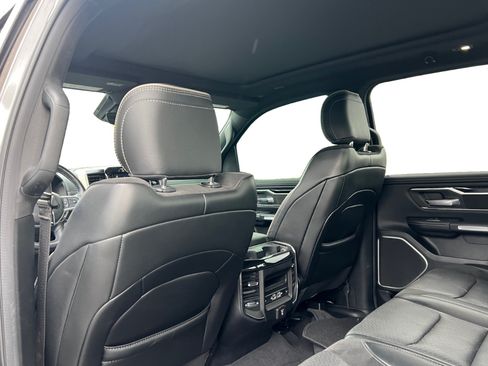 Used 2019 RAM 1500 Laramie image 11