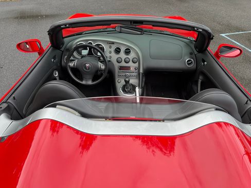 Used 2007 Pontiac Solstice GXP w/ Premium Package image 18