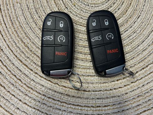 Used 2014 Chrysler 300 AWD w/ Driver Convenience Group image 18