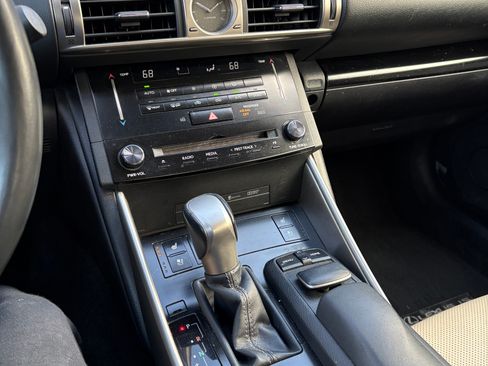 Used 2014 Lexus IS 250 AWD image 9